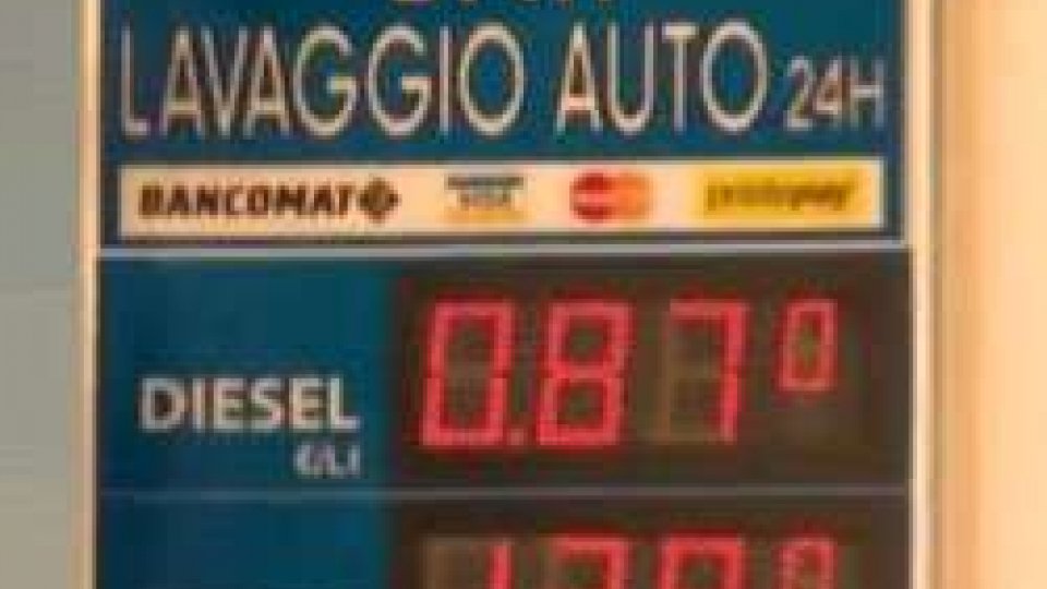Gasolio mai così basso: 87 centesimi al litro in una pompa bianca di San Marino