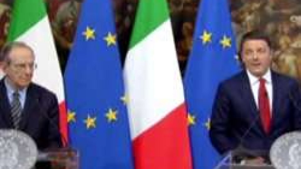 Matteo Renzi e Pier Carlo PadoanRenzi e Padoan sulla legge di stabilità: "23 miliardi di tasse in meno"