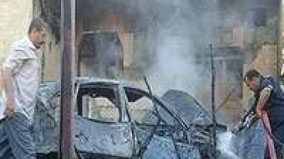 Libia: tre autobombe a Tripoli, 2 morti e molti feriti
