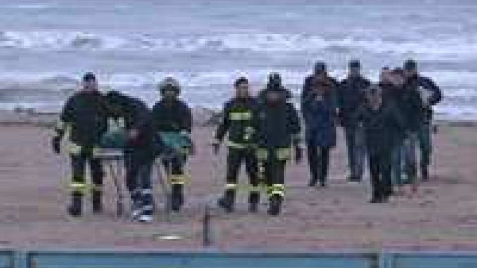 Rimini: è di Mario Lauri il corpo senza vita ritrovato ieri sulla spiaggiaE' di un 74enne di San Mauro Pascoli il corpo senza vita