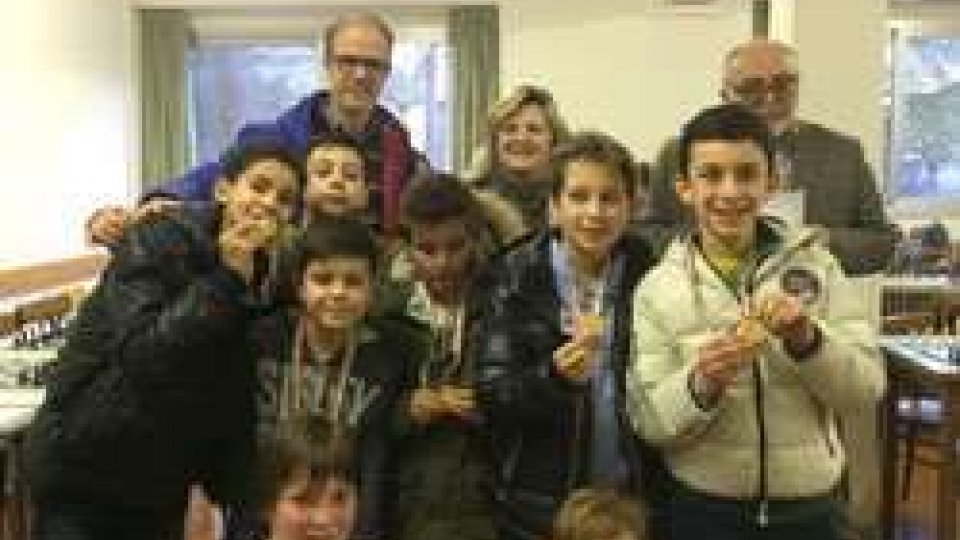 Urbino: la scuola elementare di Gadana sul podio al torneo provinciale di scacchi