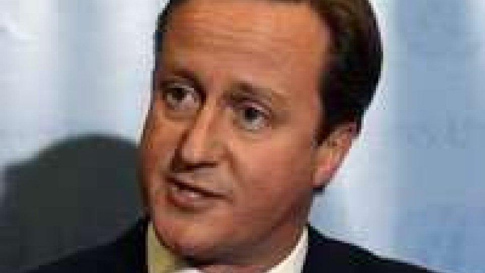 David Cameron: “Pronti al veto su budget Ue”