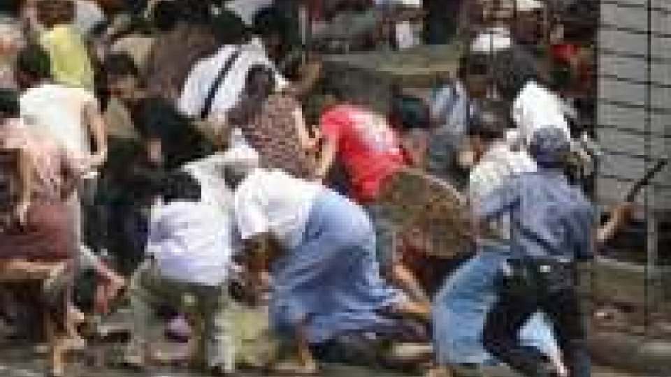 Birmania, tumulti anti-musulmani: polizia spara su civili.
