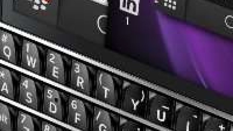 BlackBerry rilancia, smartphone con tastiera classica