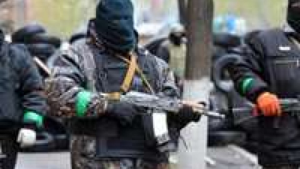 Ucraina: nuovo bliz armato filorussi, occupato commissariato