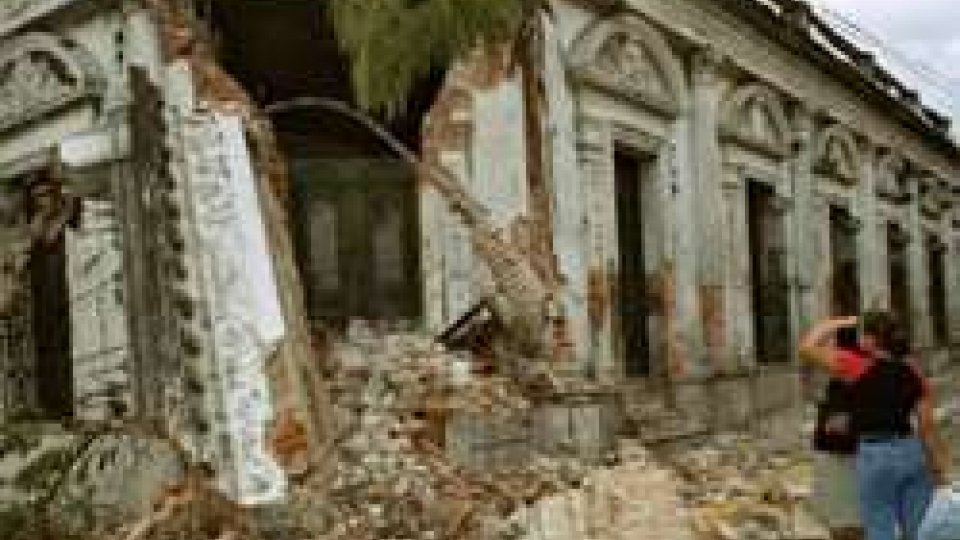 13 febbraio 2001, terremoto 6.6 si abbatte su El Salvador. Oltre 300 le vittime