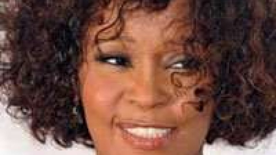 Morte Whitney Houston: trovata polvere bianca in albergo