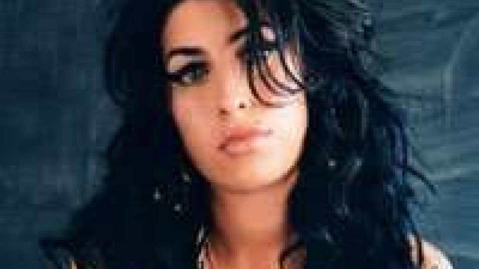 Morte Winehouse: confermata morte per eccesso alcol