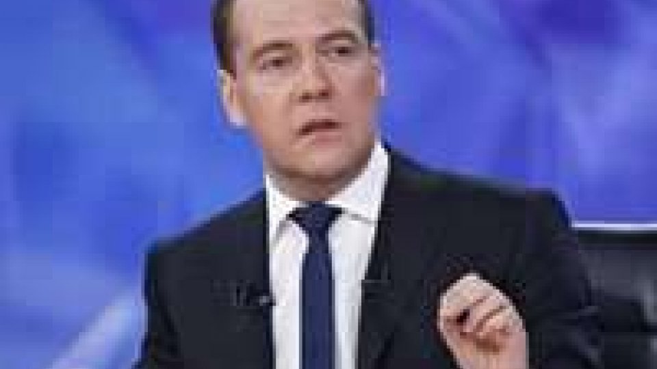 Medvedev shock: "Credo in Babbo Natale, gli alieni sono qui"