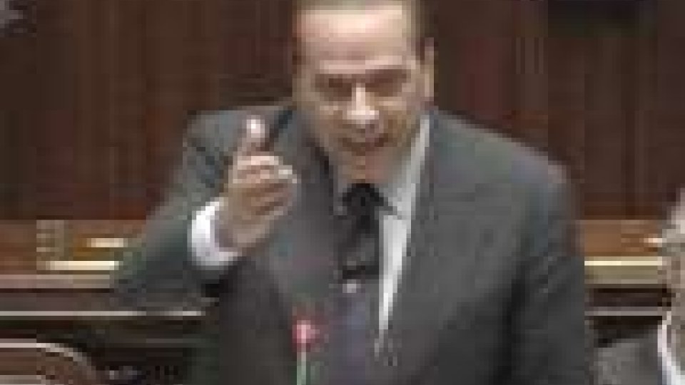 Dopo la vittoria risicata alla Camera, per Berlusconi l'imperativo è allargare la maggioranza