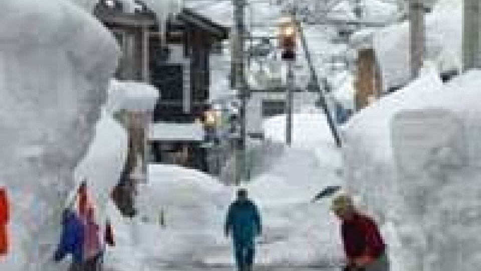 Giappone: sei morti per bufere di neve e congelamento