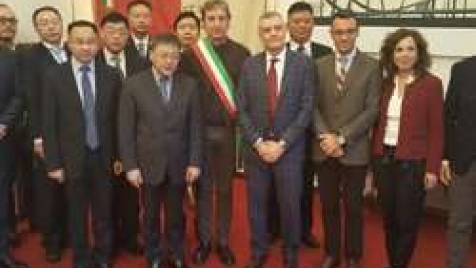 Turismo: siglato il protocollo d’intesa e scambio tra Rimini e Chengdu, il sesto centro urbano più importante della Cina