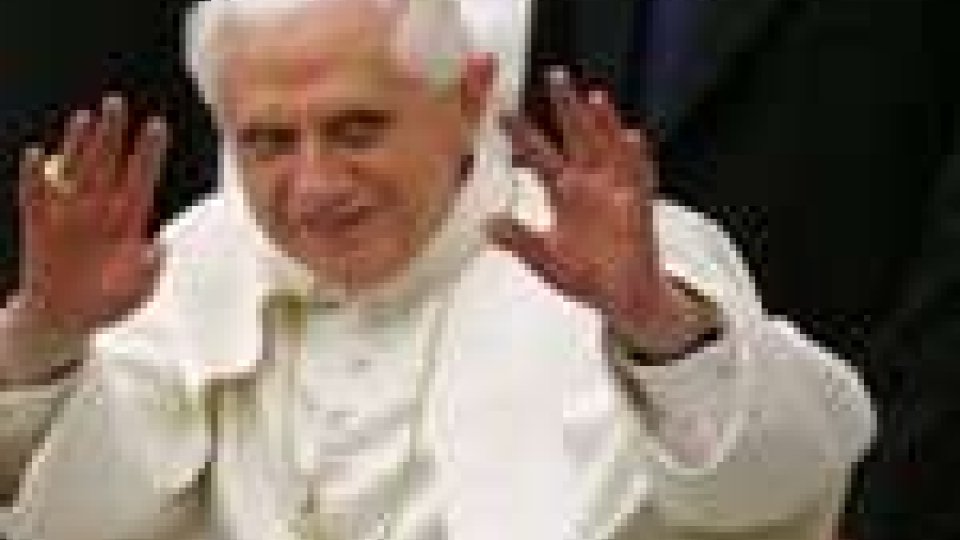 Papa: il cardinale Re inviato al Congresso Eucaristico di Ancona