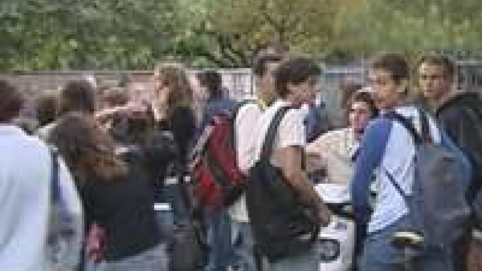 Rimini: il 20% degli studenti abbandona i corsi di studio