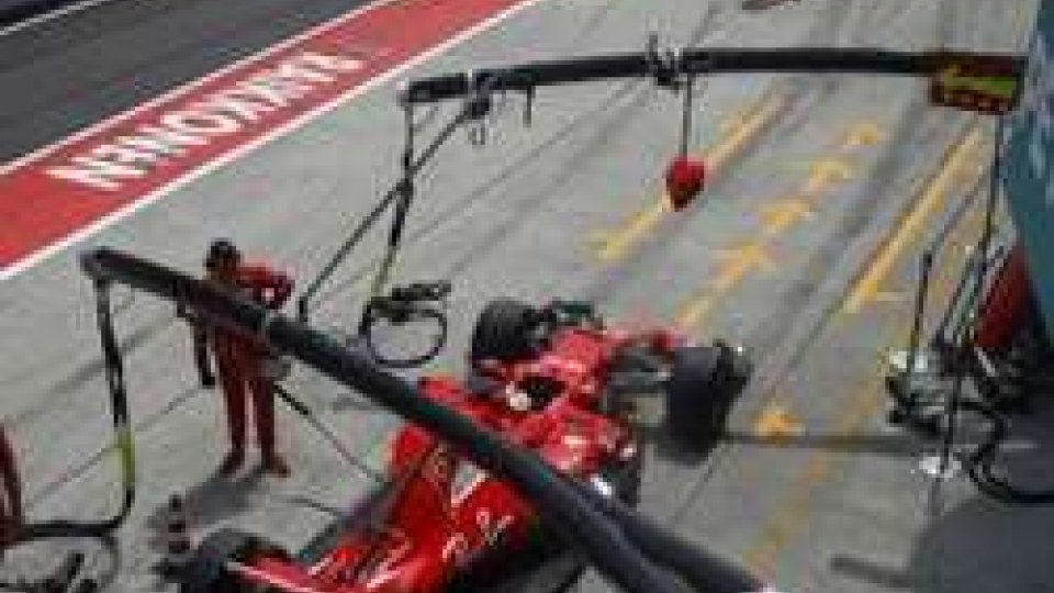 Tegola Ferrari, a Sepang Vettel parte ultimo