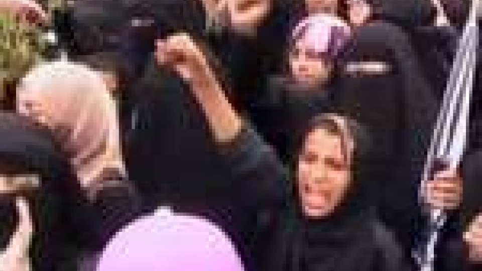 Yemen. Donne in piazza per protesta contro il presidente Saleh: "Rivoluzione del popolo"