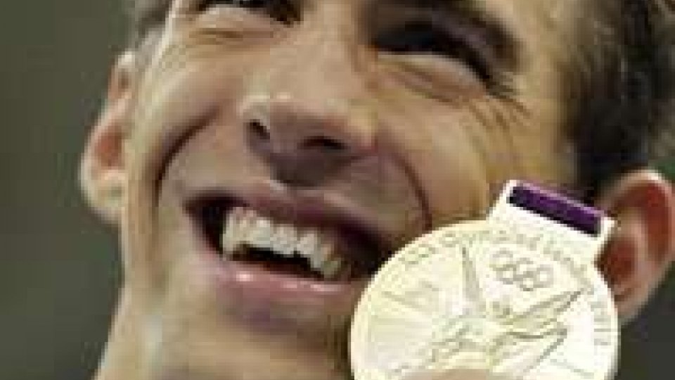 Olimpiadi, Michael Phelps trionfa nei 200 misti di nuoto ed è record di medaglie ai Giochi olimpici