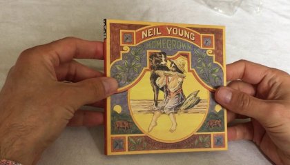 La storia dietro a "Homegrown" di Neil Young