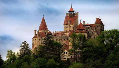 Il turismo vaccinale nel castello di Dracula