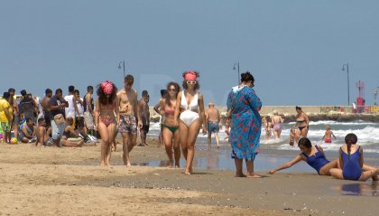 Turismo: a Ferragosto vince il mare, ma resiste la tradizione del picnic