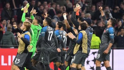 Napoli show contro l'Ajax, Inter di misura sul Barca