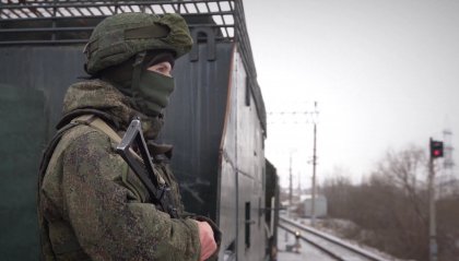 Ucraina: lenta progressione russa nel Donbass. Biden discuterà con Zelensky l'invio di nuove armi