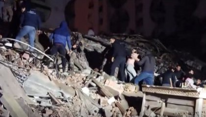 Terremoto in Turchia: centinaia le vittime, rientrato allarme tsunami in Italia
