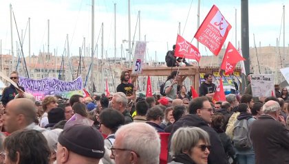 Francia: grande manifestazione oggi contro la riforma delle pensioni. Segnalati incidenti