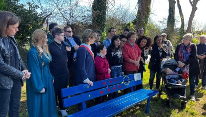 Riccione: Inaugurata questa mattina la panchina europea dedicata all’inclusione in ricordo delle vittime di Cuore 21