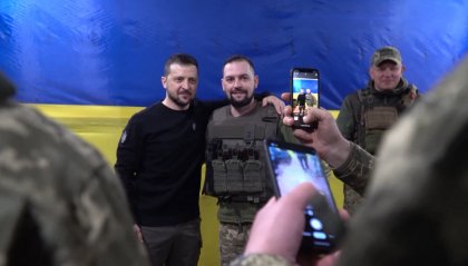 Ucraina: visita di Zelensky al fronte di Zaporizhzhia. “Vinceremo sicuramente”