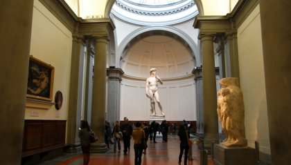 Il David di Michelangelo di nuovo nei guai