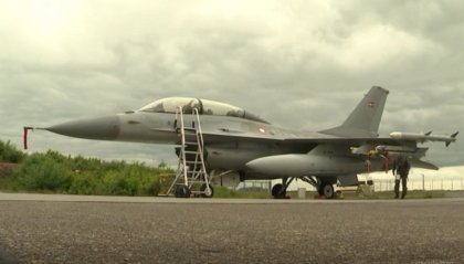 Invio F-16 a Ucraina, Mosca minaccia: "Si avvicina uno scenario da apocalisse nucleare”