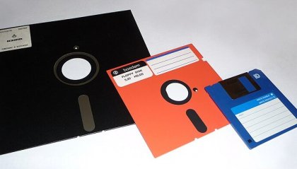 In Giappone arriva l'eliminazione del floppy disk