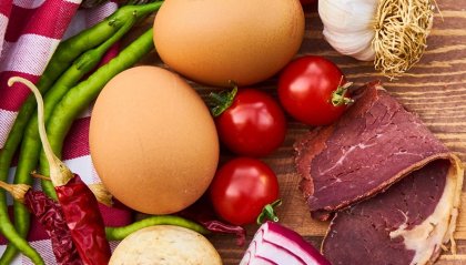 Proteine: una dieta troppo ricca potrebbe favorire l'aterosclerosi. Ecco quante assumerne ogni giorno