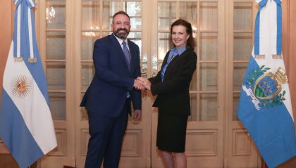 Prosegue la visita in Argentina del Segretario di Stato per gli Affari Esteri, Luca Beccari con l’incontro con la Ministra delle  relazioni estere, Diana Mondino