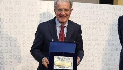 Bologna celebra Romano Prodi, suo l'Archiginnasio d'oro