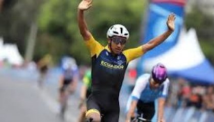 Giro d'Italia con sorpresa: la prima rosa è per Narvaez
