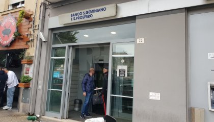 Tentano di rapinare banca in pieno centro, Carabinieri arrestano 3 uomini