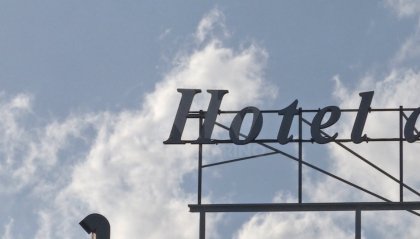 Rimini: camere in un magazzino dell'albergo, sanzionata proprietaria